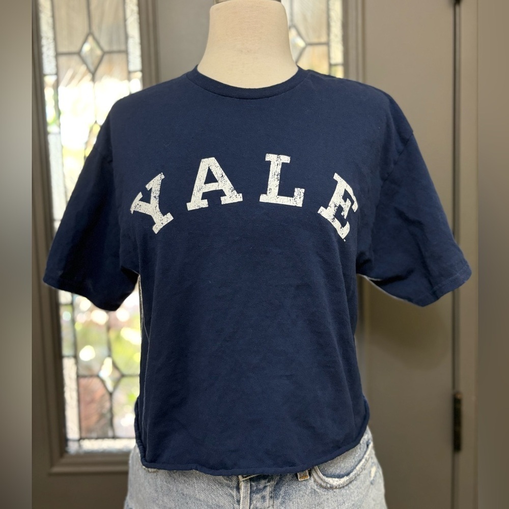 Navy Blue Yale University Graphic Cropped T-Shirt Size Large